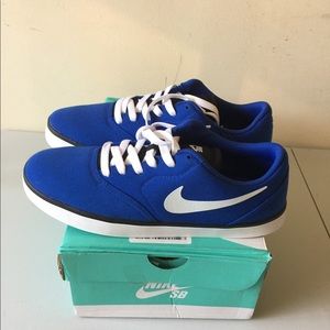 Nike men's SB skateboarding shoes size 9